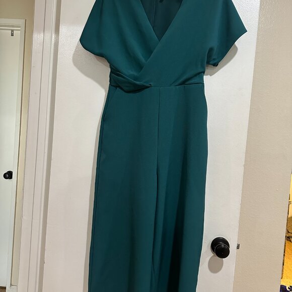 Leith Jumpsuit M Green Wide Leg Crop V Neck. Back zipper. - Picture 2 of 4
